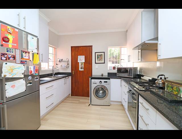 3 BEDROOM SECTIONAL TITLE FOR SALE IN HIGHLANDS NORTH
